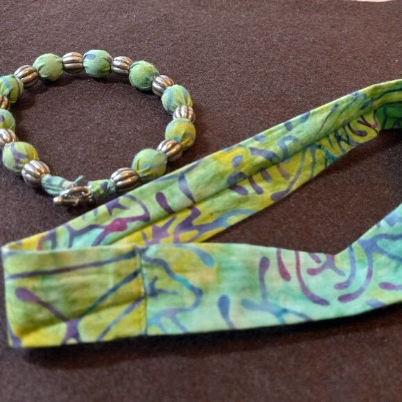 Fabric and Silver Tone beaded necklace and bracelet - Picture 6 of 7